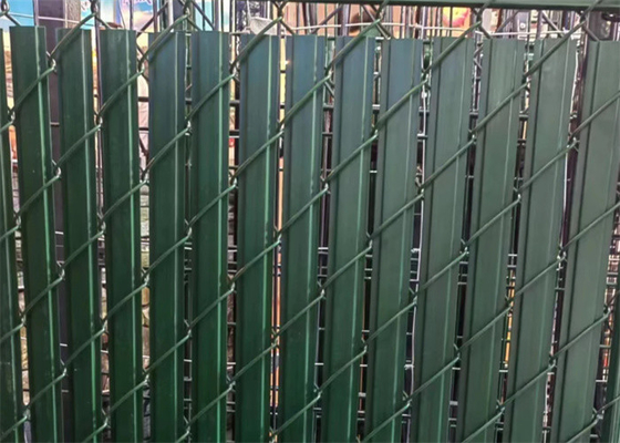Chain Link Fence Weave Plastic Garden Fence Privacy Tape with Bracket For Balcony